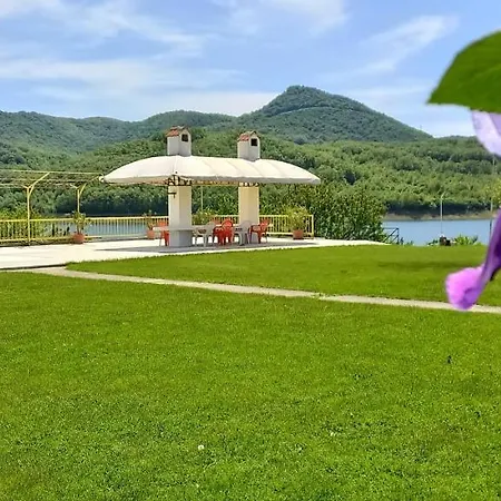 Family Belvedere 호텔 Dŭlgopol