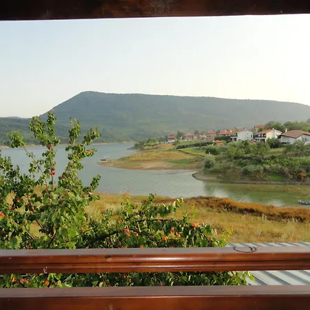 Family Belvedere Готель Dulgopol