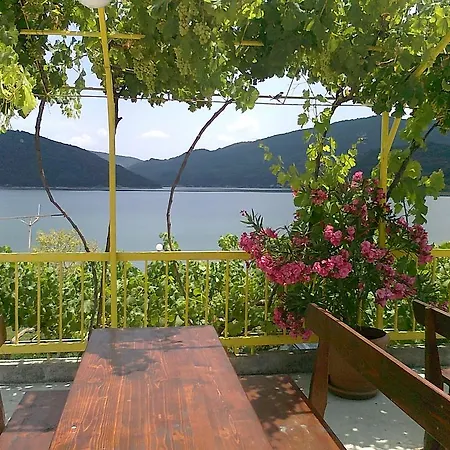 Family Belvedere Hotel Dŭlgopol