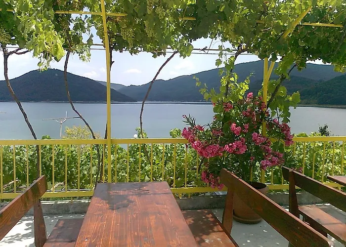 Family Belvedere Hotel Dŭlgopol